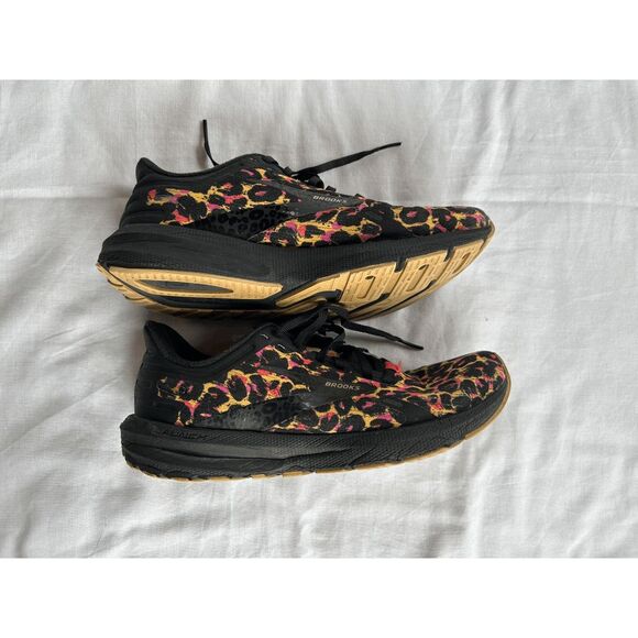Women's Brooks Leopard Print Launch Sneakers Size 9 Black/Yellow - Picture 2 of 9